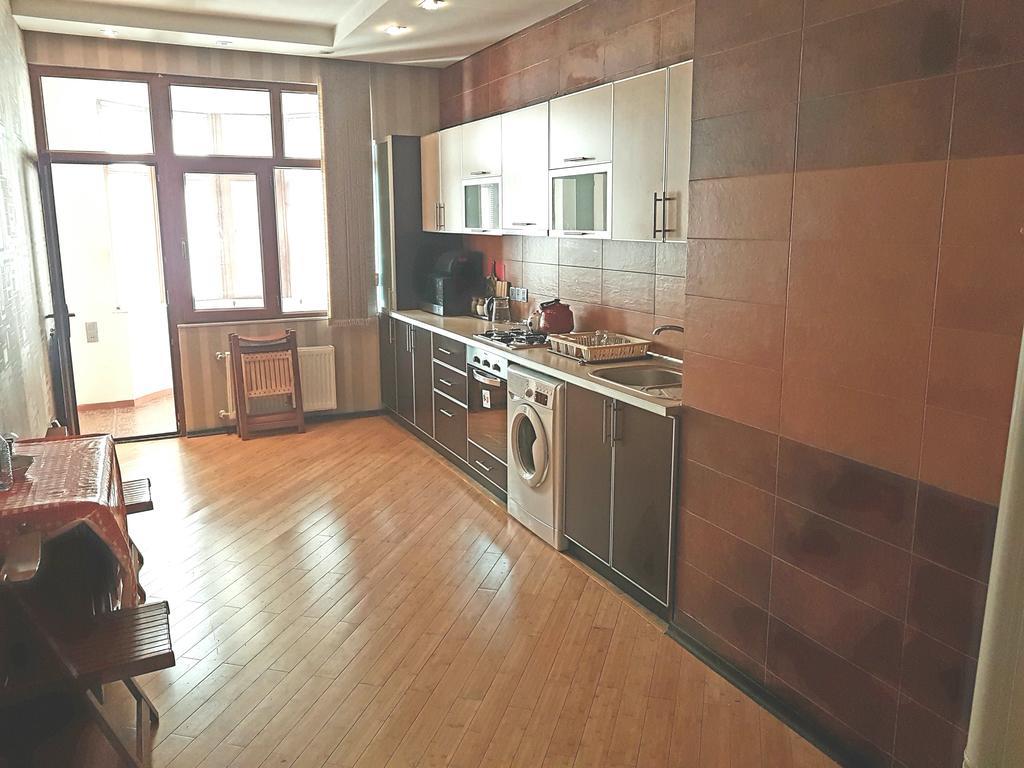 Apartment On Mirqasimov St.29 Baky Esterno foto